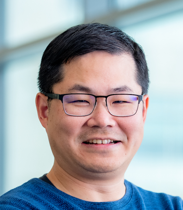 Photo of JOHN PAK, PH.D.