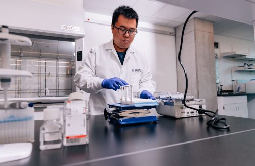 Zongjie (Daniel) Wang in the lab at CZ Biohub Chicago